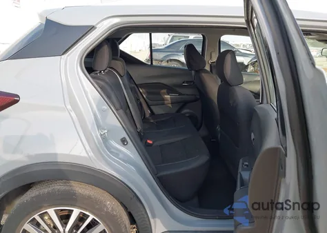 2021 Nissan Kicks Sv Xtronic Cvt z USA, uszkodzony, nr VIN 3N1CP5CV5ML540243